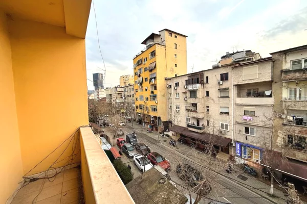 AMBIENT ZYRASH PER QIRA NE RRUGEN MINE PEZA!