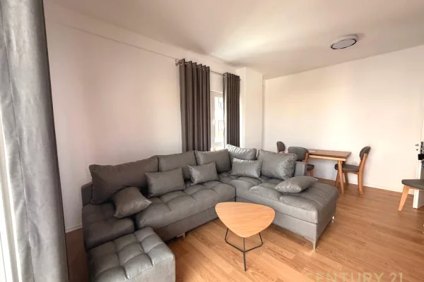 Shtepi me qera Apartament ne Tirane, 2+1, Mobilimi E mobiluar, Pagesa 800  Euro.