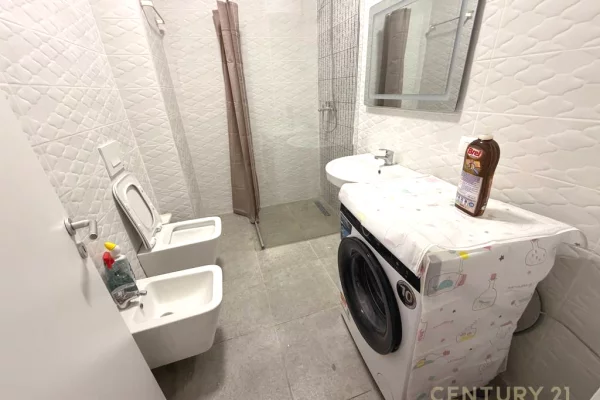 Shtepi me qera Apartament ne Tirane, 2+1, Mobilimi E mobiluar, Pagesa 800  Euro.