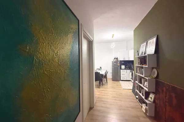 Shtepi ne shitje Apartament ne Tirane, 2+1, Mobilimi E mobiluar, Pagesa 168,000  Euro.