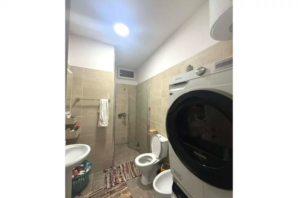 Shtepi ne shitje Apartament ne Tirane, 2+1, Mobilimi E mobiluar, Pagesa 168,000  Euro.