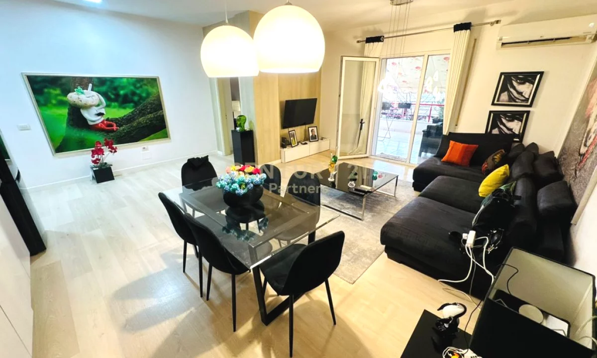 Shtepi ne shitje Apartament ne Tirane, 1+1, Mobilimi E mobiluar, Pagesa 199,000  Euro.