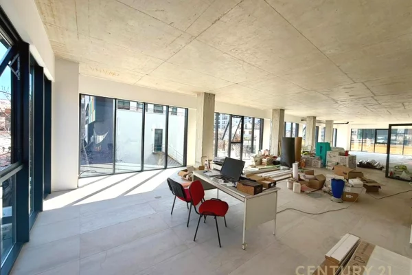 AMBIENT 250 METRA OPEN SPACE BUZE RRUGES BARRIKADAVE PER QIRA!