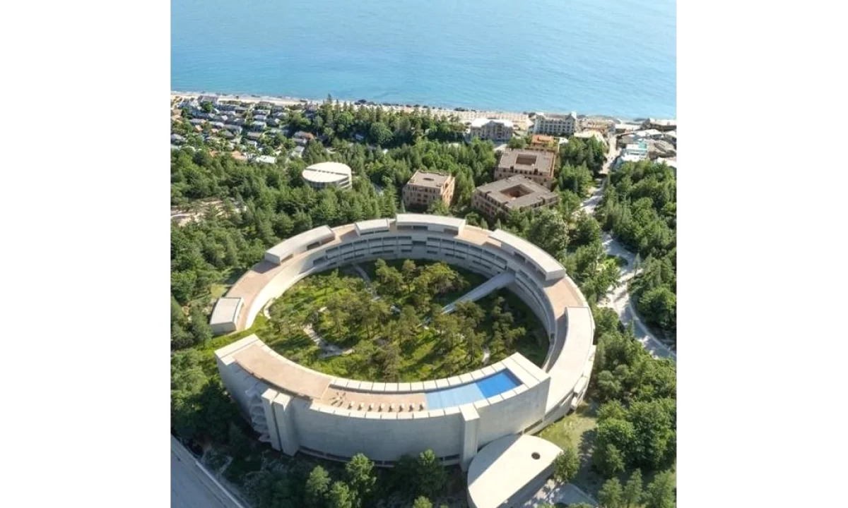 Shtepi ne shitje Apartament ne Vlore, 2+1, Mobilimi Bosh, pa mobiluar, Pagesa 373,240  Euro.