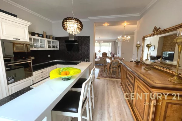 Shtepi me qera Apartament ne Tirane, 3+1, Mobilimi E mobiluar, Pagesa 1,500  Euro.