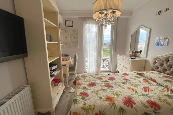 Shtepi me qera Apartament ne Tirane, 3+1, Mobilimi E mobiluar, Pagesa 1,500  Euro.