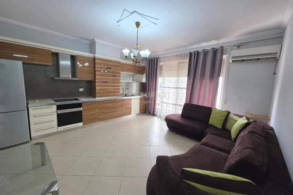 Shtepi me qera Apartament ne Tirane, 2+1, Mobilimi E mobiluar, Pagesa 70,000  Leke.