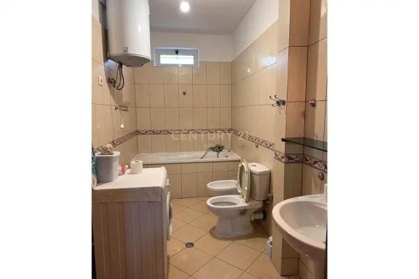 Shtepi me qera Apartament ne Tirane, 2+1, Mobilimi E mobiluar, Pagesa 600  Euro.
