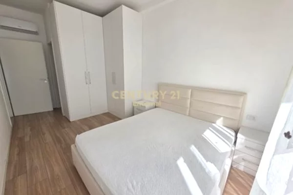 Shtepi me qera Apartament ne Tirane, 2+1, Mobilimi E mobiluar, Pagesa 670  Euro.