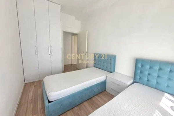 Shtepi me qera Apartament ne Tirane, 2+1, Mobilimi E mobiluar, Pagesa 670  Euro.