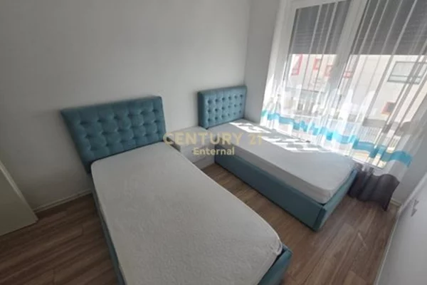 Shtepi me qera Apartament ne Tirane, 2+1, Mobilimi E mobiluar, Pagesa 670  Euro.