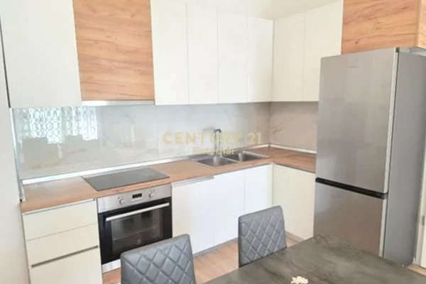 Shtepi me qera Apartament ne Tirane, 2+1, Mobilimi E mobiluar, Pagesa 670  Euro.