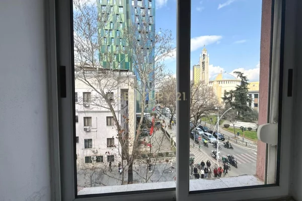 JAPIM ME QIRA APARTAMENT 3+1 PER ZYRA PRANE TAIWANIT !!