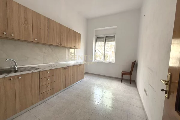 JAPIM ME QIRA APARTAMENT 3+1 PER ZYRA PRANE TAIWANIT !!