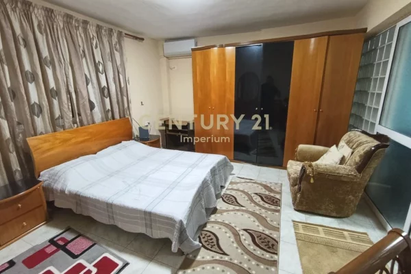 Shtepi me qera Apartament ne Tirane, 2+1, Mobilimi E mobiluar, Pagesa 50,000  Leke.
