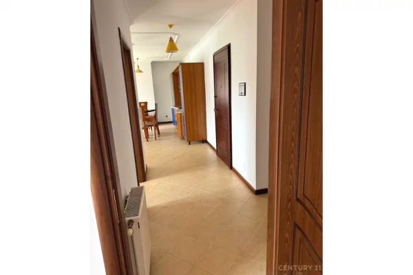 ZYRE ME QIRA TE RRUGA E KOSOVAREVE