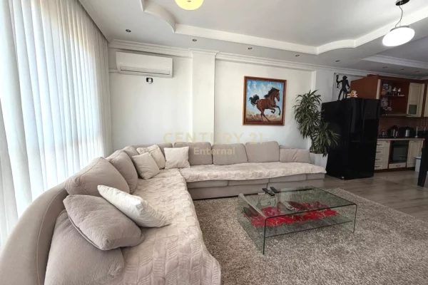 Shtepi ne shitje Apartament ne Tirane, 2+1, Mobilimi E mobiluar, Pagesa 260,000  Euro.
