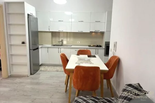 Shtepi me qera Apartament ne Tirane, 2+1, Mobilimi E mobiluar, Pagesa 750  Euro.