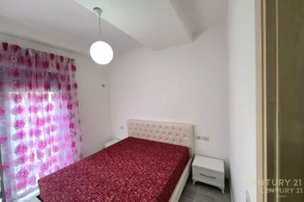 Shtepi me qera Apartament ne Tirane, 2+1, Mobilimi E mobiluar, Pagesa 750  Euro.