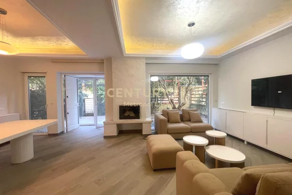 Shtepi me qera Apartament ne Tirane, 3+1, Mobilimi E mobiluar, Pagesa 2,500  Euro.