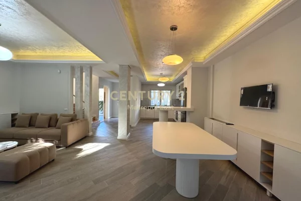 Shtepi me qera Apartament ne Tirane, 3+1, Mobilimi E mobiluar, Pagesa 2,500  Euro.