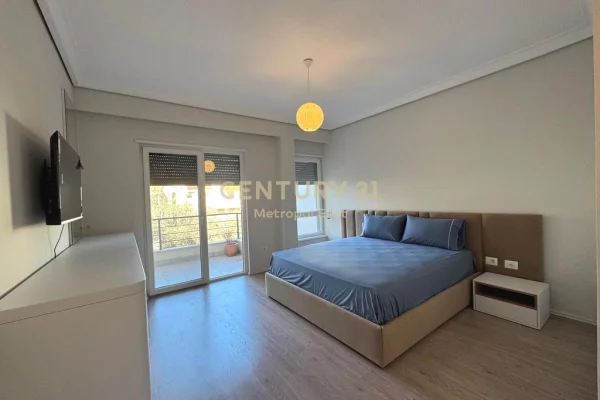 Shtepi me qera Apartament ne Tirane, 3+1, Mobilimi E mobiluar, Pagesa 2,500  Euro.