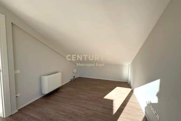 Shtepi me qera Apartament ne Tirane, 3+1, Mobilimi E mobiluar, Pagesa 2,500  Euro.