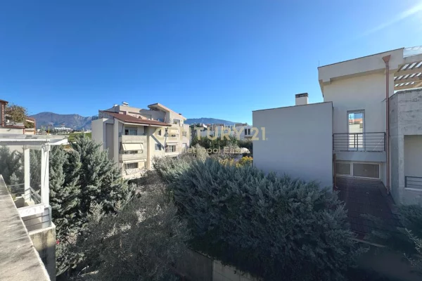 Shtepi me qera Apartament ne Tirane, 3+1, Mobilimi E mobiluar, Pagesa 2,500  Euro.