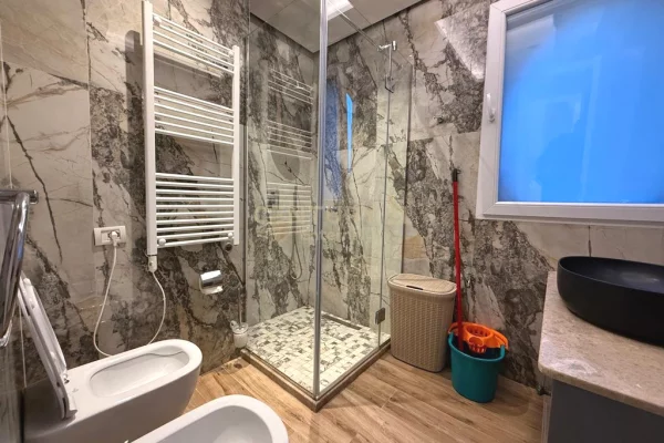 Shtepi me qera Apartament ne Tirane, 1+1, Mobilimi E mobiluar, Pagesa 850  Euro.