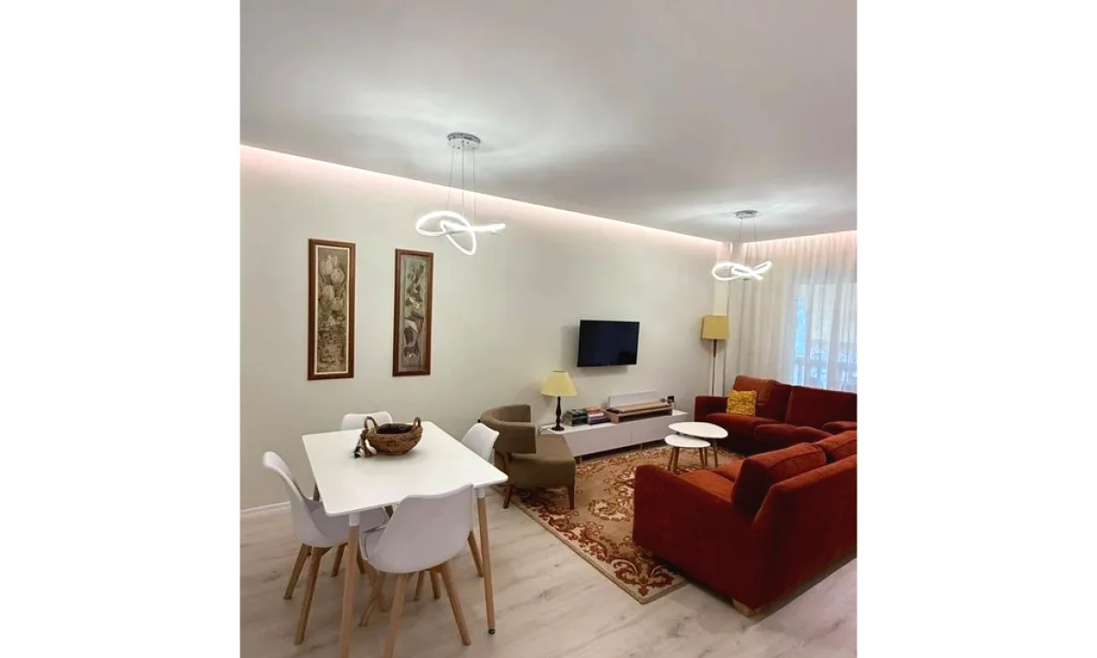 Shtepi me qera Apartament ne Tirane, 1+1, Mobilimi E mobiluar, Pagesa 883  Euro.