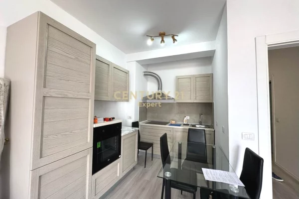Shtepi me qera Apartament ne Tirane, 1+1, Mobilimi E mobiluar, Pagesa 700  Euro.