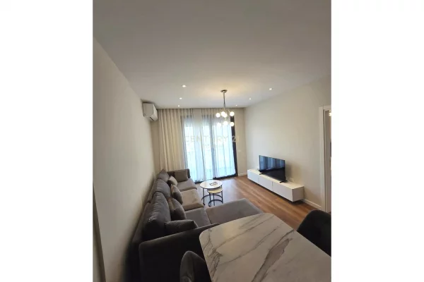 Shtepi me qera 1+1 ne Tirane - 800 Euro