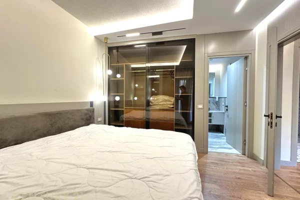 Shtepi me qera Apartament ne Tirane, 2+1, Mobilimi E mobiluar, Pagesa 750  Euro.