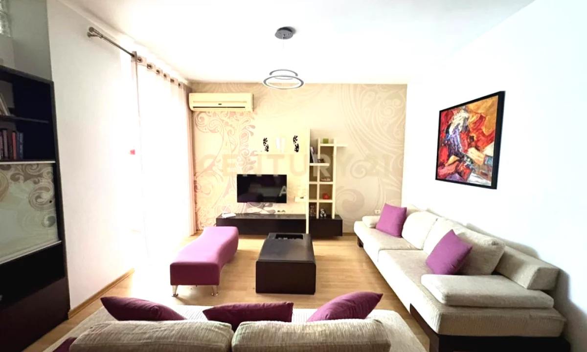 Shtepi me qera Apartament ne Tirane, 2+1, Mobilimi E mobiluar, Pagesa 700  Euro.