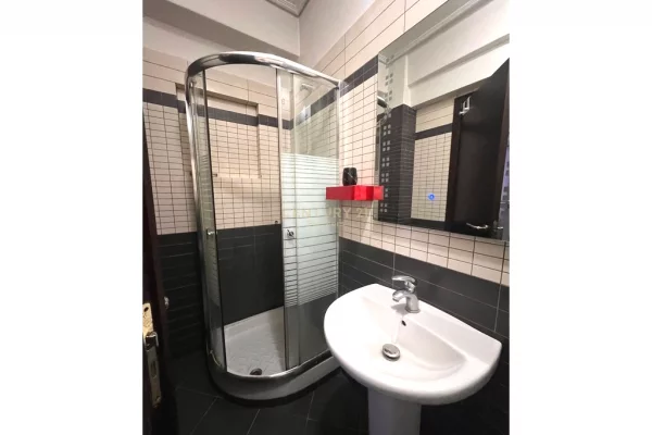 Shtepi me qera Apartament ne Tirane, 1+1, Mobilimi E mobiluar, Pagesa 70,000  Leke.