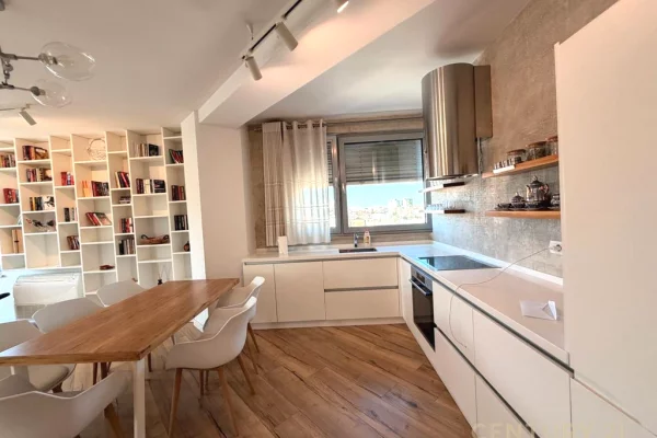 Shtepi me qera Apartament ne Tirane, 2+1, Mobilimi E mobiluar, Pagesa 1,500  Euro.