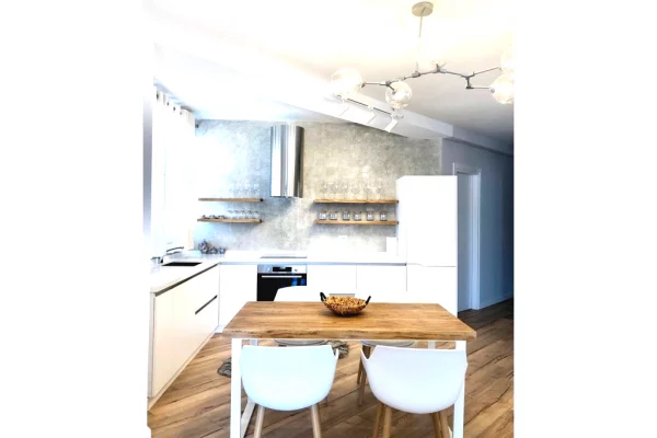 Shtepi me qera Apartament ne Tirane, 2+1, Mobilimi E mobiluar, Pagesa 1,500  Euro.