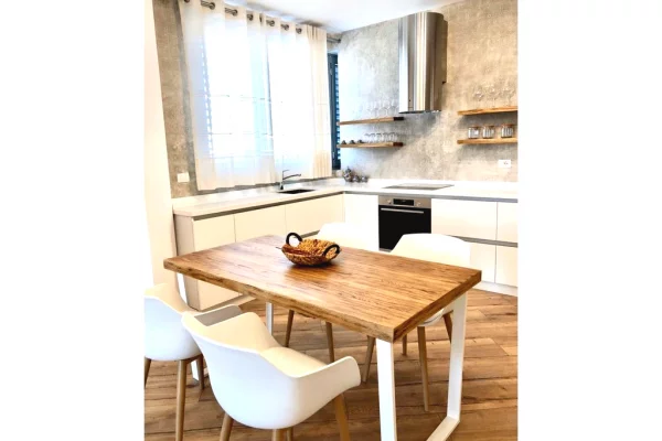 Shtepi me qera Apartament ne Tirane, 2+1, Mobilimi E mobiluar, Pagesa 1,500  Euro.