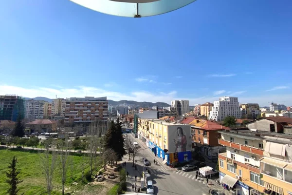 Shtepi me qera Apartament ne Tirane, 2+1, Mobilimi E mobiluar, Pagesa 1,500  Euro.