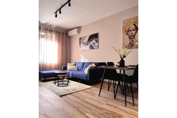 Shtepi me qera Apartament ne Durres, 2+1, Mobilimi E mobiluar, Pagesa 650  Euro.