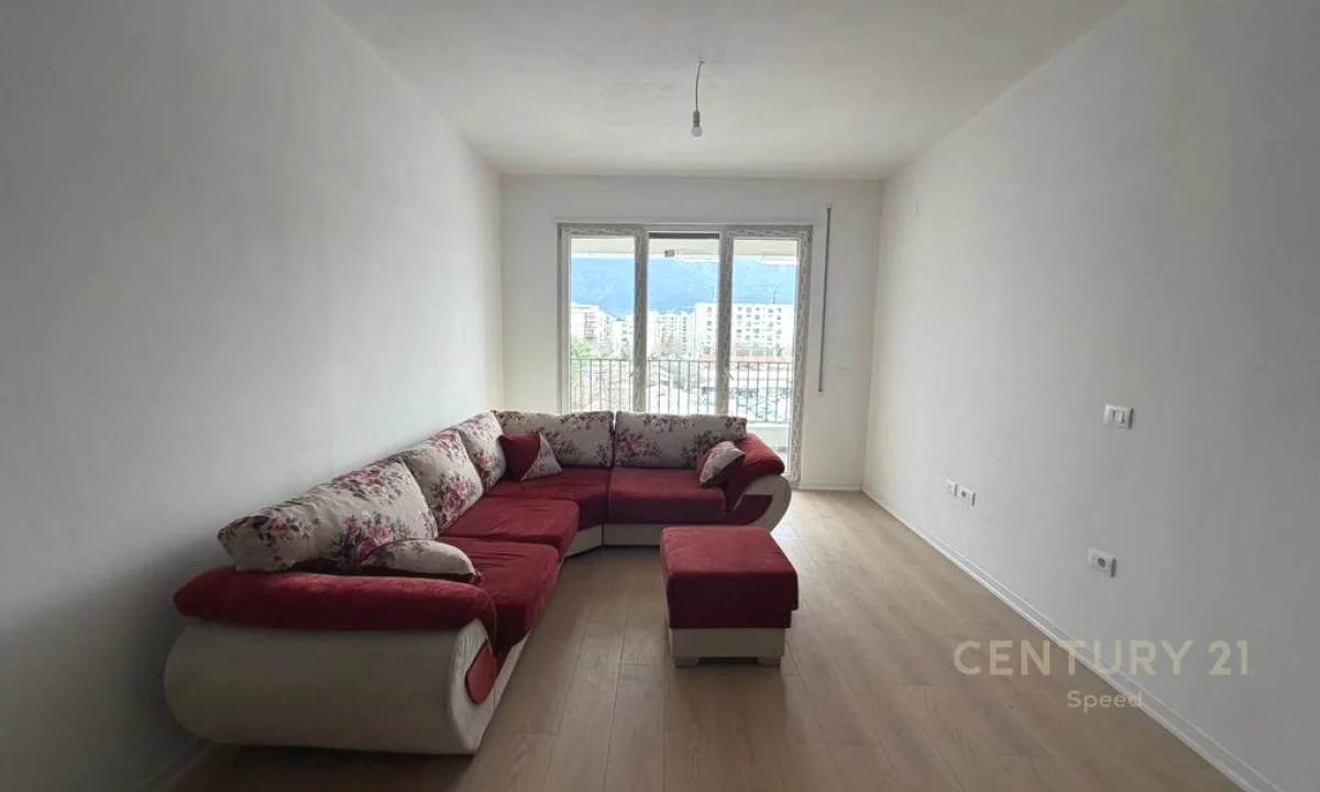 Shtepi me qera Apartament ne Tirane, 2+1, Mobilimi E mobiluar, Pagesa 530  Euro.