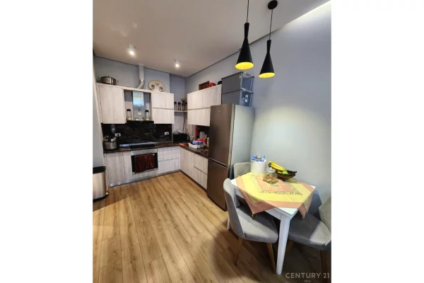 Shtepi me qera Apartament ne Tirane, 1+1, Mobilimi E mobiluar, Pagesa 950  Euro.