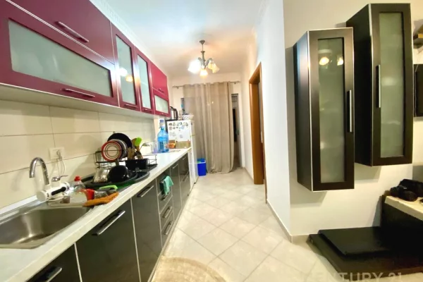 Shtepi ne shitje Apartament ne Tirane, 2+1, Mobilimi E mobiluar, Pagesa 132,000  Euro.