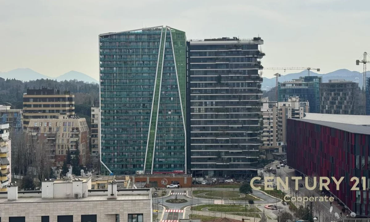 SHESIM DYQAN NE KATIN 0, PRANE STADIUMIT "AIR ALBANIA" | SIPERFAQE 94 M2