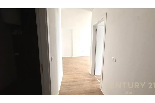 Shtepi ne shitje Apartament ne Tirane, 2+1, Mobilimi Bosh, pa mobiluar, Pagesa 214,890  Euro.
