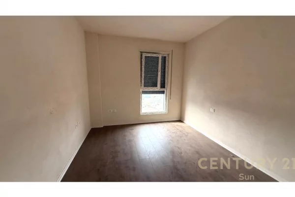 Shtepi ne shitje Apartament ne Tirane, 2+1, Mobilimi Bosh, pa mobiluar, Pagesa 199,785  Euro.
