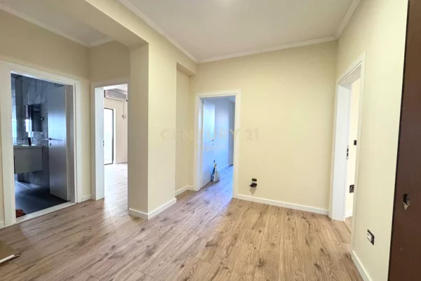 Ambient biznesi me qera 1+1 ne Tirane - 1,500 Euro