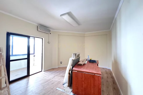 Ambient biznesi me qera 1+1 ne Tirane - 1,500 Euro