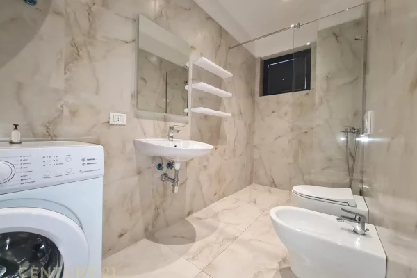 Shtepi me qera Apartament ne Tirane, 2+1, Mobilimi E mobiluar, Pagesa 880  Euro.