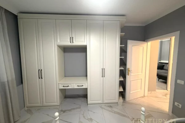 Shtepi me qera Apartament ne Tirane, 2+1, Mobilimi E mobiluar, Pagesa 1,200  Euro.